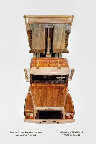 Illustration for article titled I Could Spend All Day Examining This Beautifully Detailed Wooden Truck